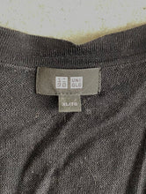 Load image into Gallery viewer, Uniqlo cardigan
